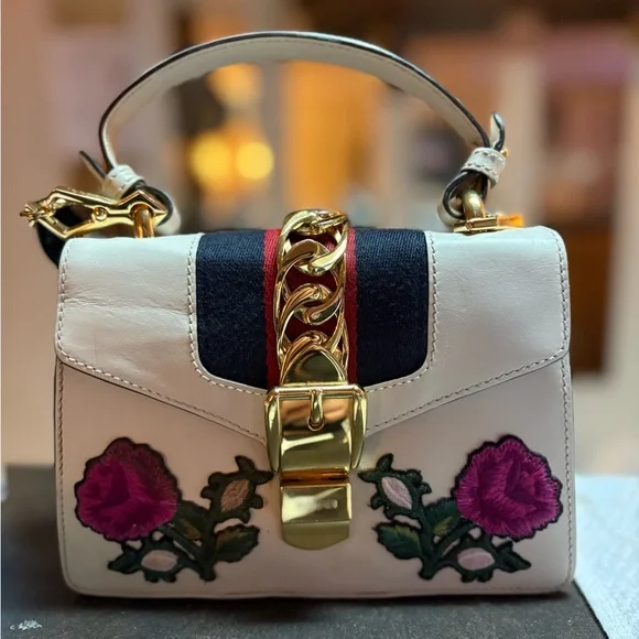 Gucci Sylvie Top Handle Bag - White Leather-Rare Gucci!-Comps are $1,700+ - Picture 2 of 15
